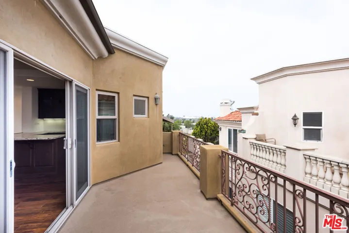 1457 12th Street Unit C, Manhattan Beach, California 90266