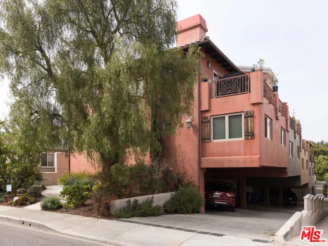 1457 12th Street Unit C, Manhattan Beach, California 90266