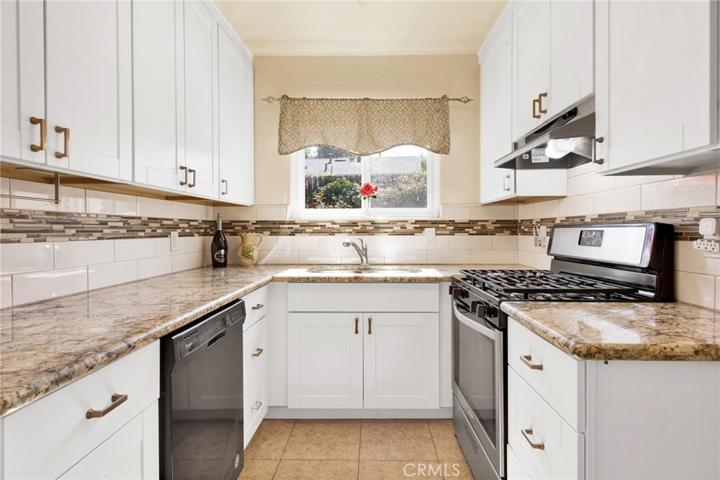 8970 Foothill Boulevard, Sunland, California 91040