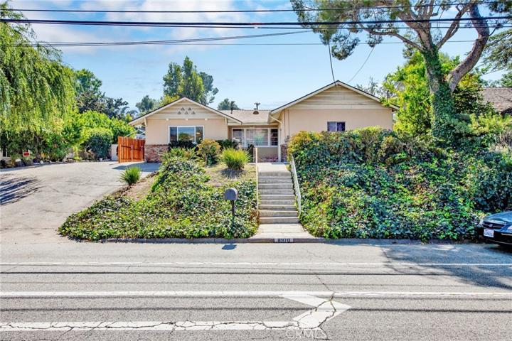 8970 Foothill Boulevard, Sunland, California 91040