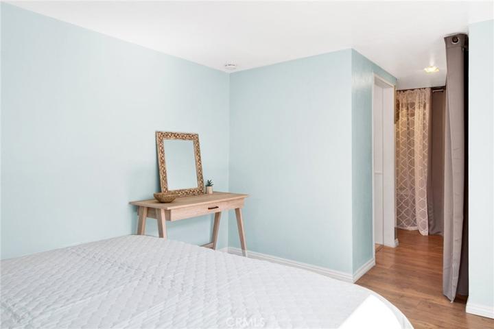 8970 Foothill Boulevard, Sunland, California 91040