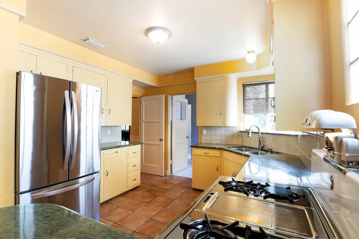1549 Western Avenue, Glendale, California 91201
