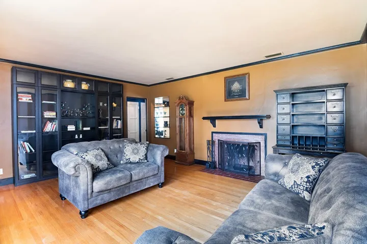 1549 Western Avenue, Glendale, California 91201