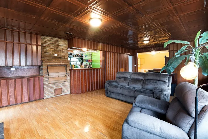 1549 Western Avenue, Glendale, California 91201