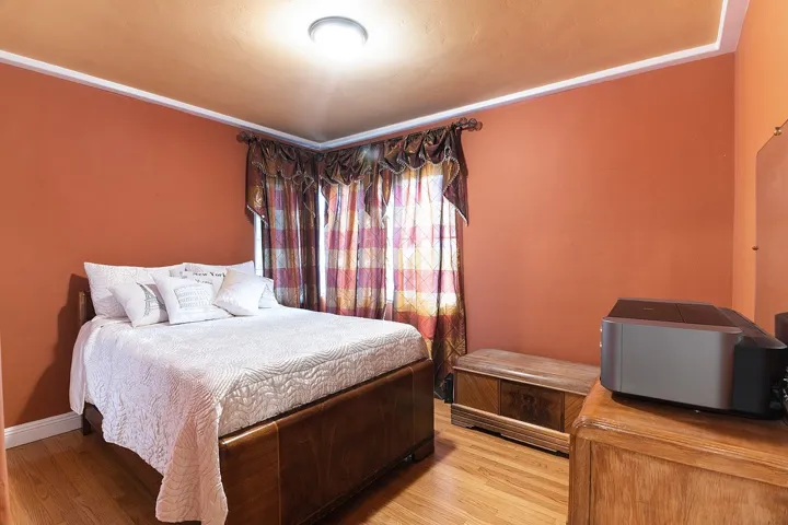 1549 Western Avenue, Glendale, California 91201