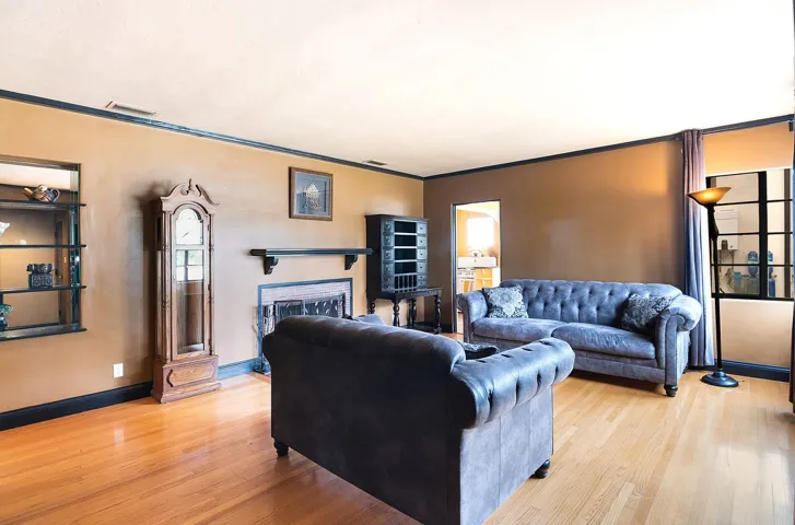 1549 Western Avenue, Glendale, California 91201