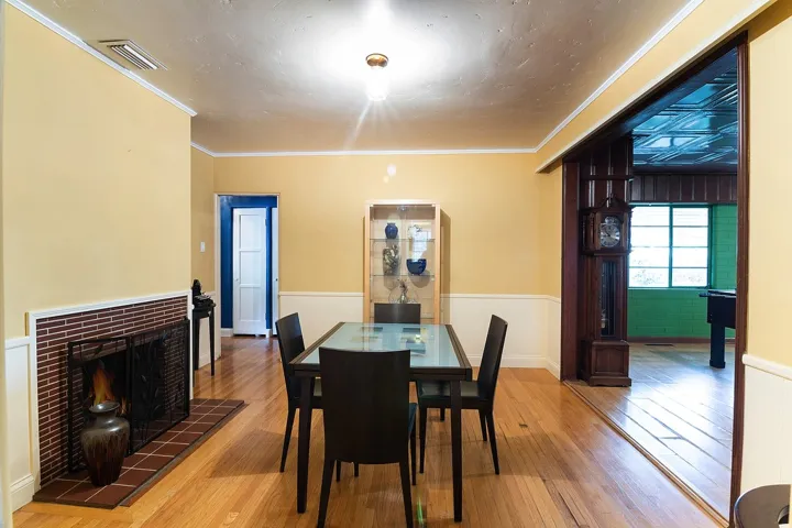 1549 Western Avenue, Glendale, California 91201