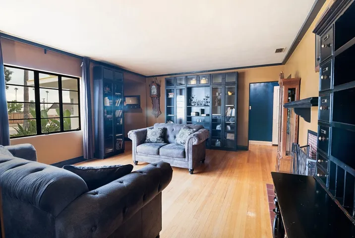 1549 Western Avenue, Glendale, California 91201