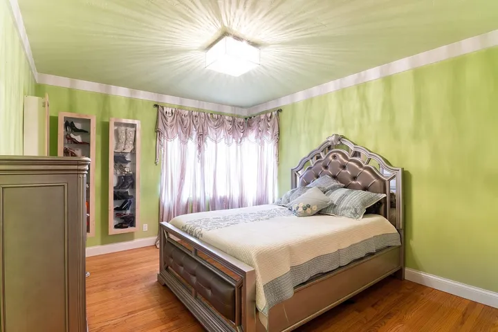 1549 Western Avenue, Glendale, California 91201