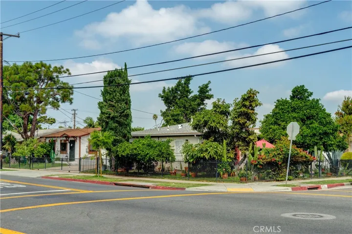 6721 Flora Avenue, Bell, California 90201