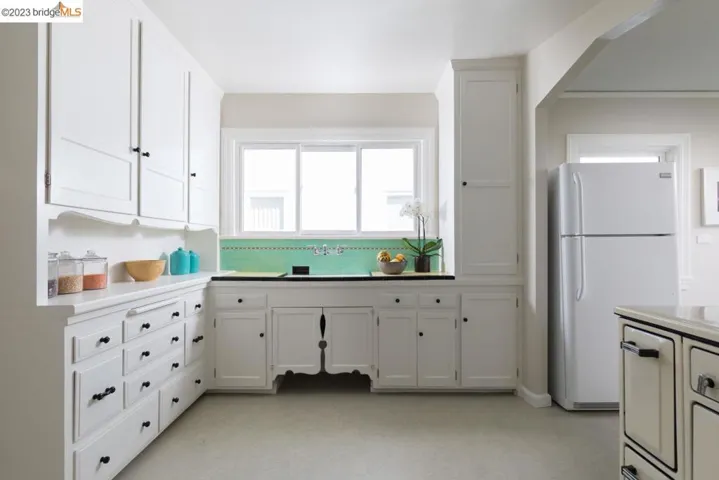 2246 Carleton, Berkeley, California 94704