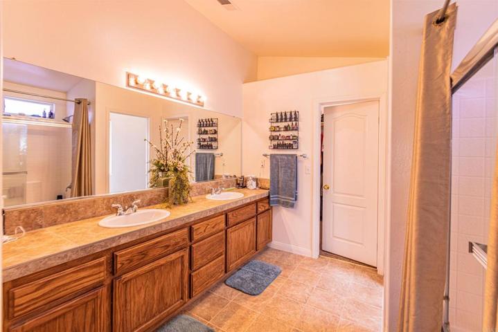9604 Degranville Dr, Bakersfield, California 93311