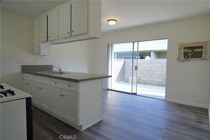 Unit B Kitchen