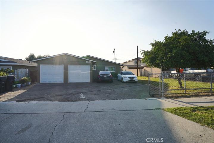 Duplex Front Yard