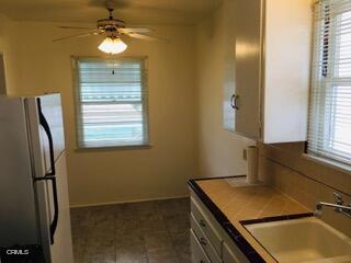 E kitchen 1
