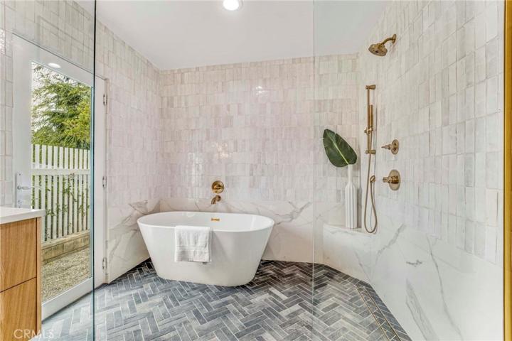 18645 Rocoso Place, Tarzana, California 91356
