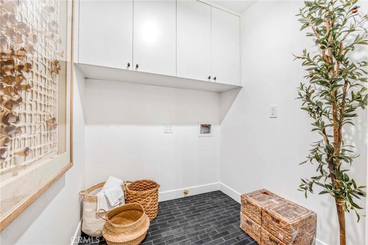 18645 Rocoso Place, Tarzana, California 91356