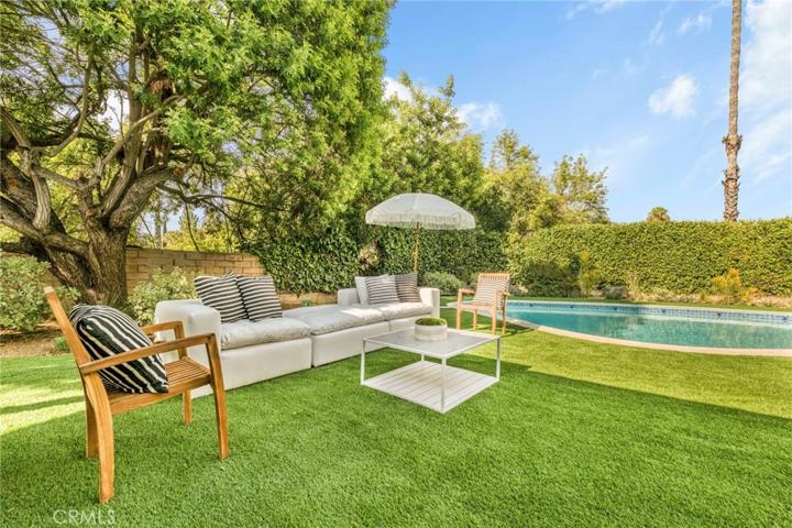 18645 Rocoso Place, Tarzana, California 91356