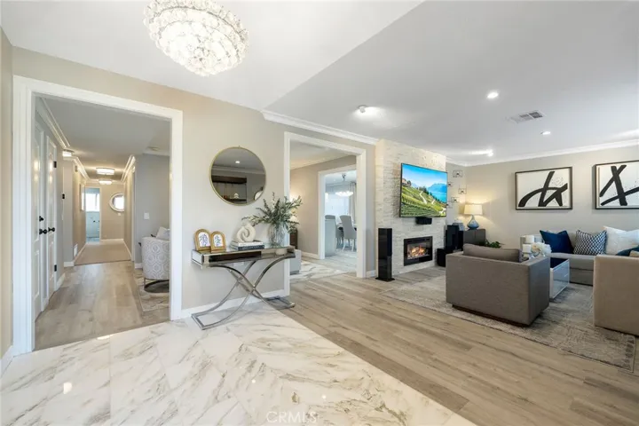 Vaulted ceiling on foyer