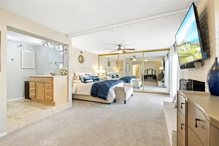Master bedroom retreat has an en-suite bathroom, with entry to the courtyard.