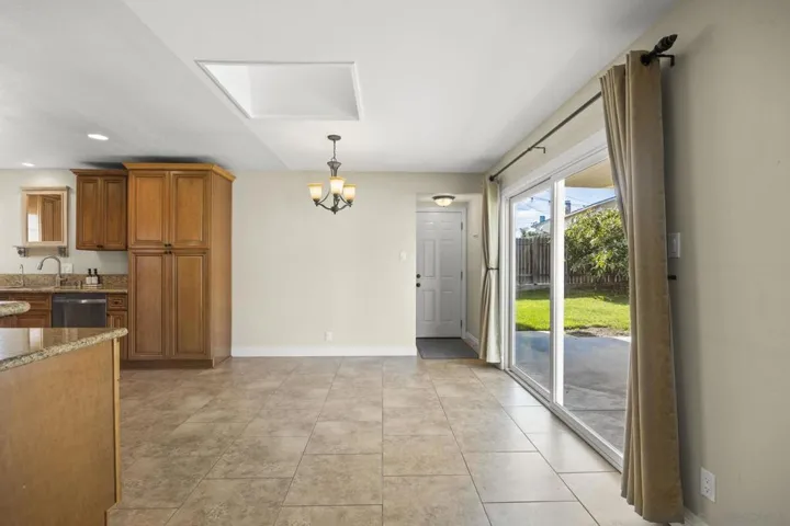 8831 Tacoma St, Ventura, California 93004
