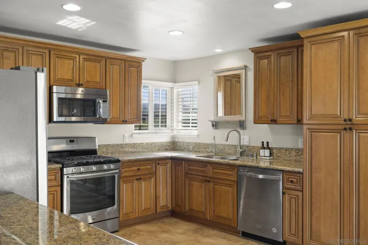 8831 Tacoma St, Ventura, California 93004