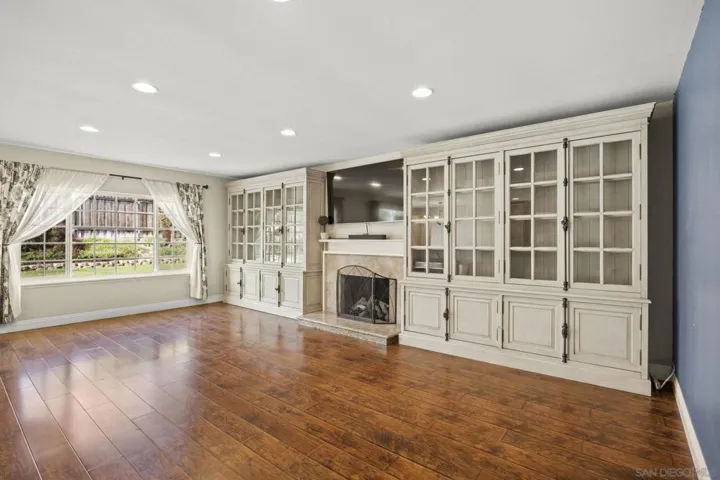 8831 Tacoma St, Ventura, California 93004