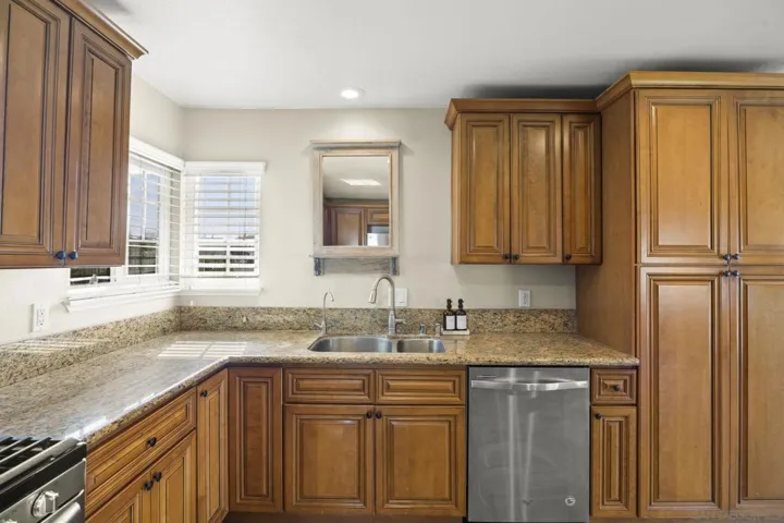 8831 Tacoma St, Ventura, California 93004
