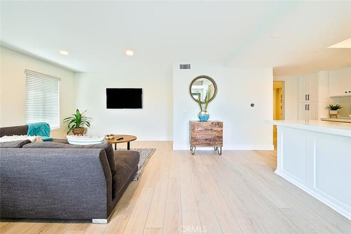 2711 W Balboa Boulevard, Newport Beach, California 92663