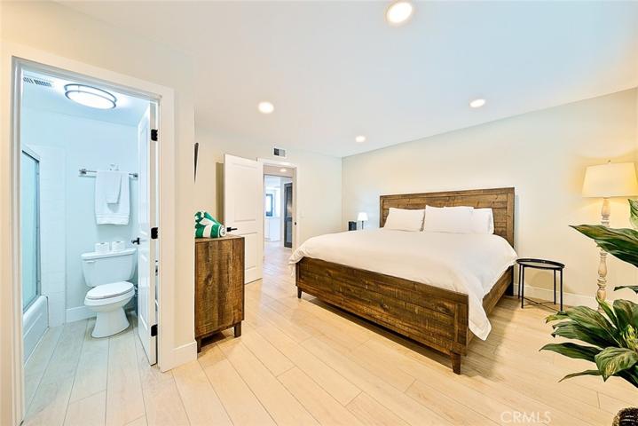 2711 W Balboa Boulevard, Newport Beach, California 92663