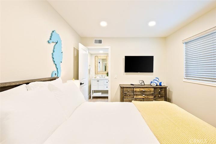 2711 W Balboa Boulevard, Newport Beach, California 92663