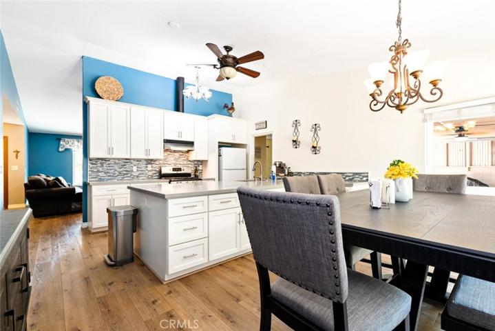 Kitchen/Famly Room