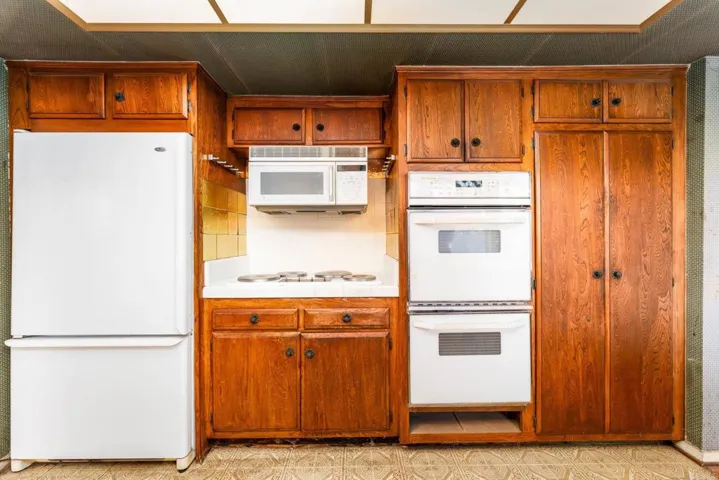 3550 Goldenrod Circle, Seal Beach, California 90740