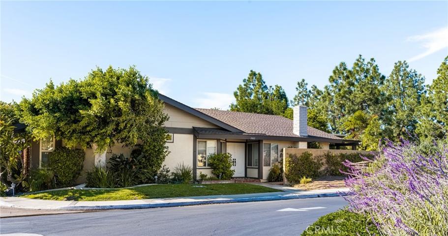 2102 E Wellington Avenue, Santa Ana, California 92701