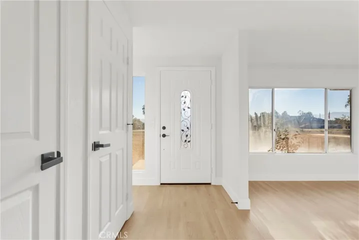13870 Hopi Road, Apple Valley, California 92308