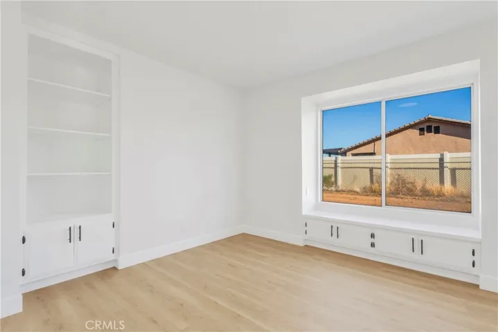 13870 Hopi Road, Apple Valley, California 92308