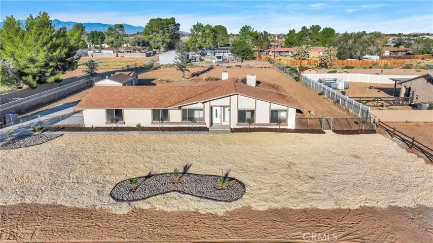 13870 Hopi Road, Apple Valley, California 92308
