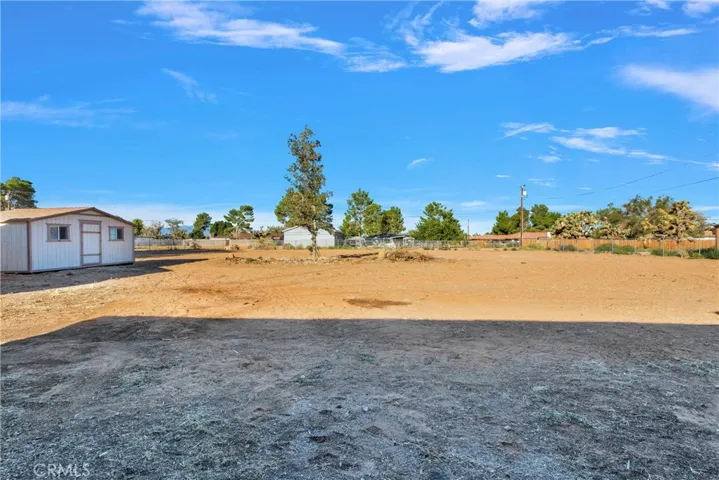 13870 Hopi Road, Apple Valley, California 92308