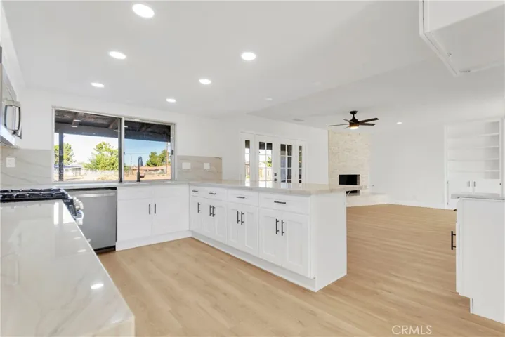 13870 Hopi Road, Apple Valley, California 92308