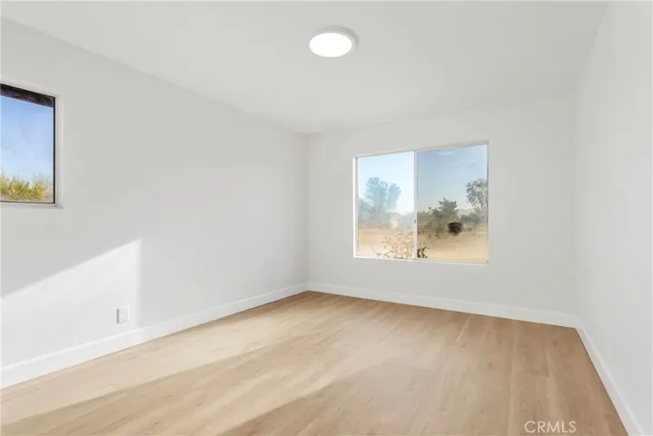 13870 Hopi Road, Apple Valley, California 92308