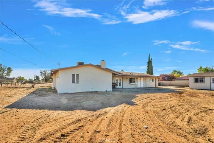 13870 Hopi Road, Apple Valley, California 92308