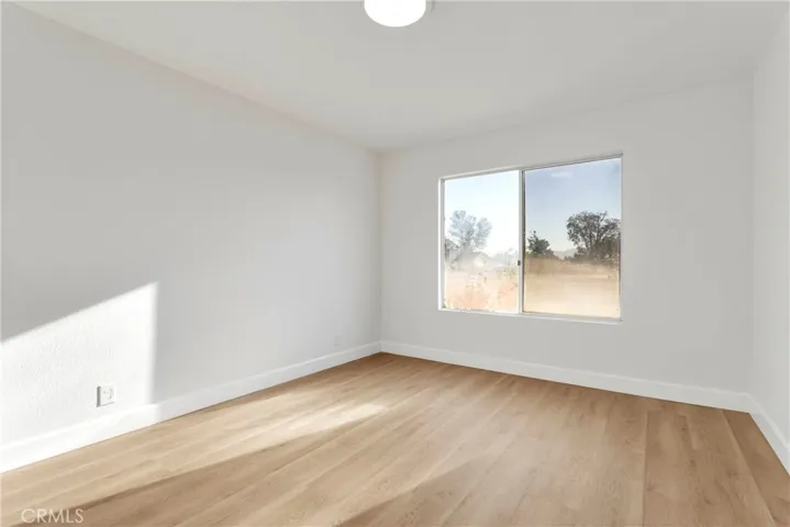 13870 Hopi Road, Apple Valley, California 92308