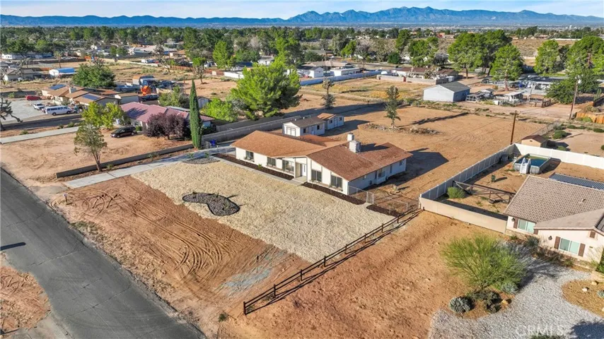13870 Hopi Road, Apple Valley, California 92308