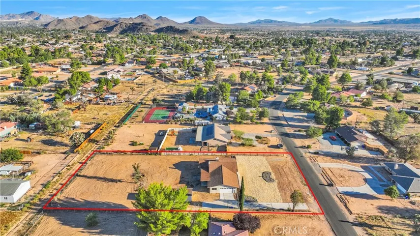 13870 Hopi Road, Apple Valley, California 92308