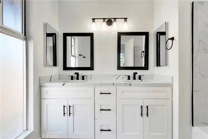 13870 Hopi Road, Apple Valley, California 92308
