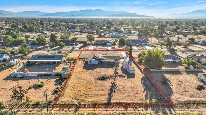13870 Hopi Road, Apple Valley, California 92308