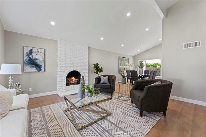 Living room - Dining room