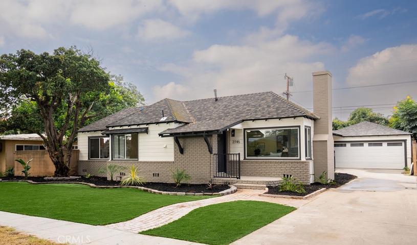 2745 Chestnut Avenue, Long Beach, California 90806