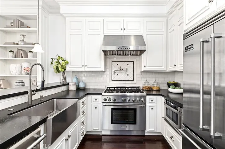700 Acacia Avenue, Corona del Mar, California 92625