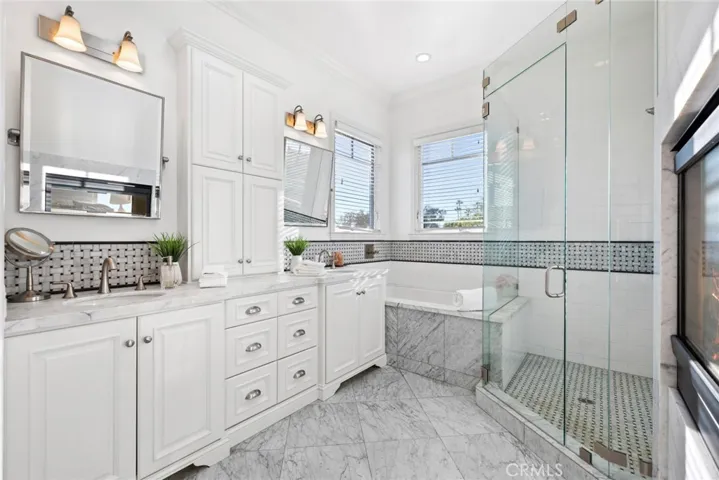 700 Acacia Avenue, Corona del Mar, California 92625